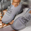 Sapatos casuais femininos moda respirável sapatilhas com cadarço 2022 verão malha tênis esportivos tênis de corrida plana feminino sapatos vulcanizados